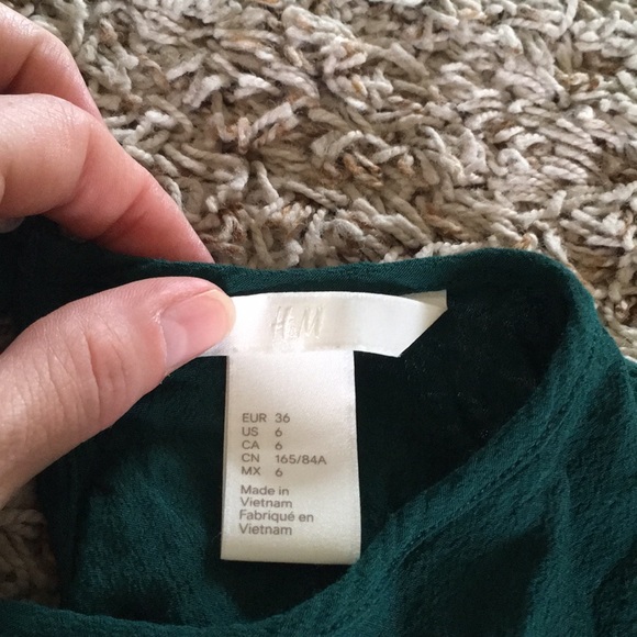H&M green blouse - Picture 2 of 2
